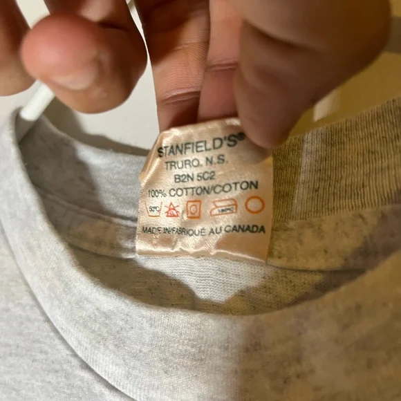 Vintage 90s Alberta graphic shirt - Picture 7 of 8